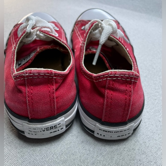 Red Converse All Star Sneakers | size 1 1/2 Y - Picture 4 of 7